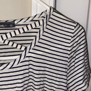 XL Black & White shirt